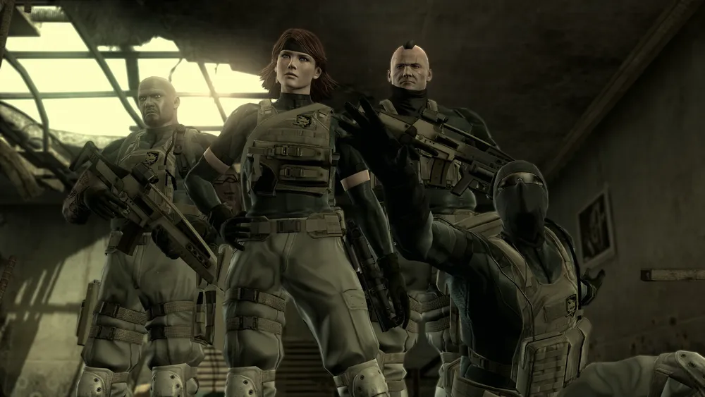 Meryl Silverburgh and three soldiers stand inside a damaged building in Metal Gear Solid 4.